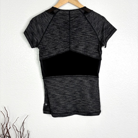 LULULEMON Mesh With Me Short Sleeve T-Shirt - Heathered Black / Black - Picture 8 of 10